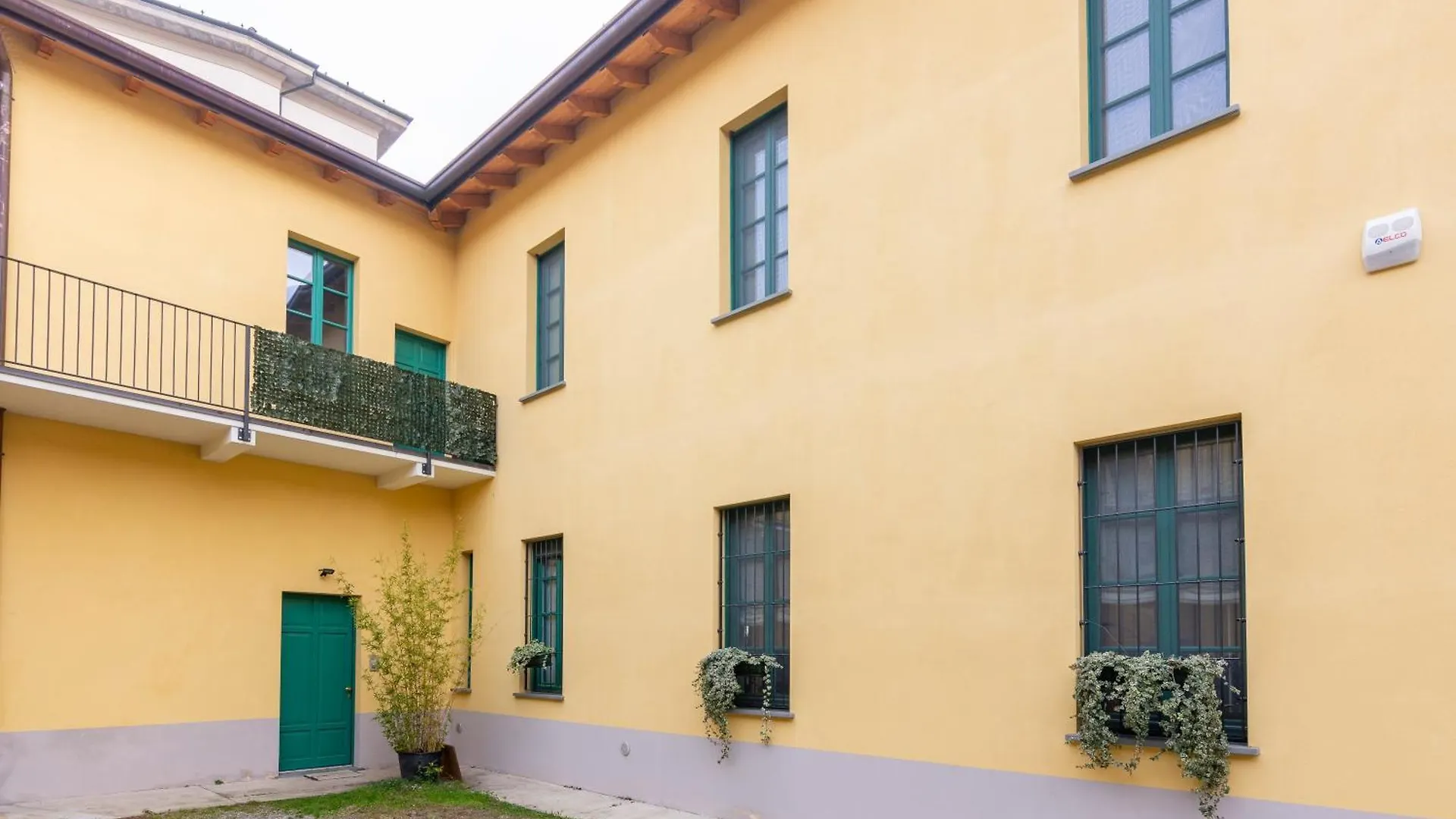 Caseospitali - Casa Nina, Romantico Nido In Antica Corte In Centro Paese Gorgonzola 0*,